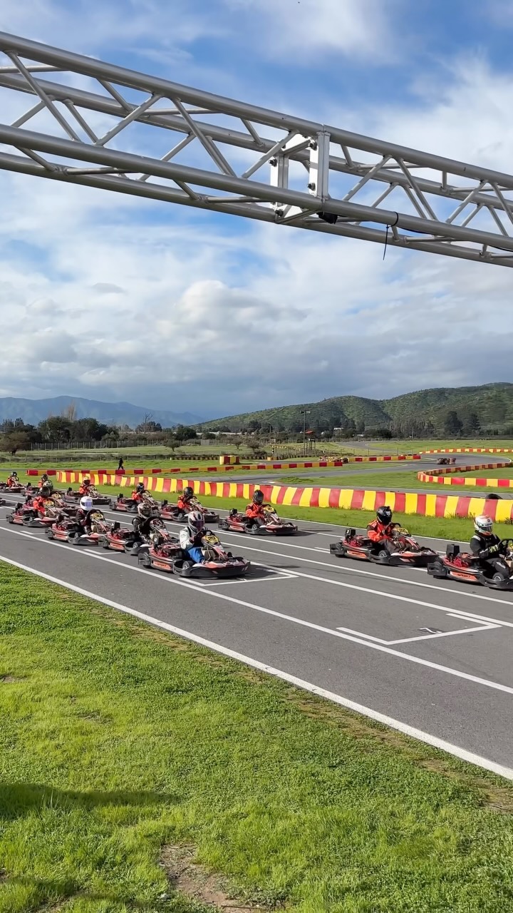 Vive la experiencia en pista profesional de Karting !
🏎️31 karts 4T 390cc Honda
🏎️1 kart 2T 125cc Rotax
📍Kartodromo Las Perdices, Melipilla
+12 años
💳Paga con todas tus tarjetas.
🕰️Martes y Domingo 12-18 hrs
#karting #chile #adrenalina #velocidad
